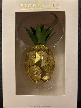Hallmark Signature Gold Pineapple Ornament with Green Leaves